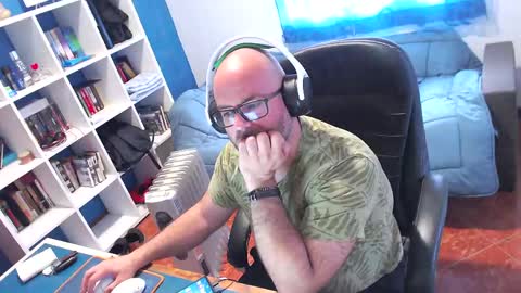 ravingr3d3 online show from April 10, 1:29 pm