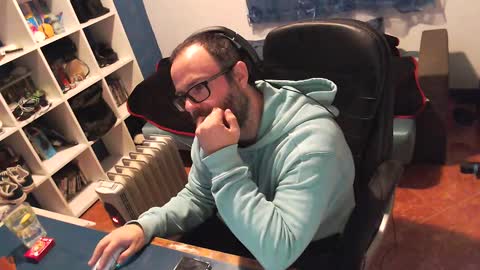 ravingr3d3 online show from February 12, 9:54 pm