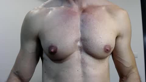 Snapshot of razorramon13 chatting on December 18, 4:06 pm razorramon13 online show from December 18, 4:06 pm