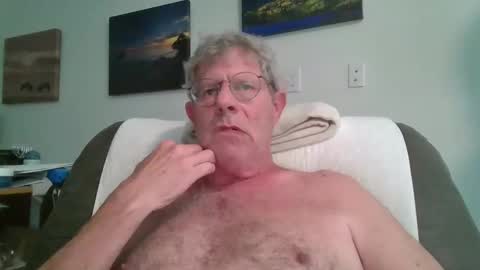 mickey95003 online show from April 18, 5:36 pm