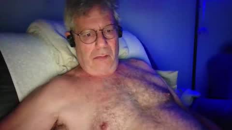 mickey95003 online show from April 10, 1:56 am