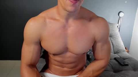 twitter REECET26 instagram RECCETAYLOR online show from October 8, 12:37 am