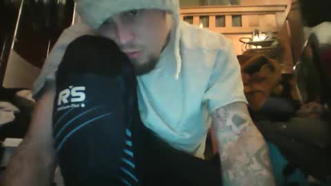 Snapshot of recka810 chatting on February 28, 7:15 am recka810 online show from February 28, 7:15 am