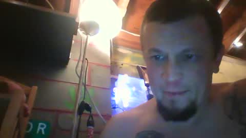 Snapshot of recka810 chatting on March 1, 7:09 am recka810 online show from March 1, 7:09 am