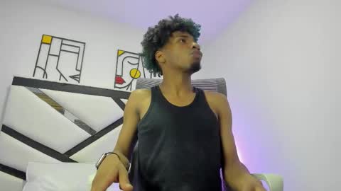 Snapshot of redbryan_ebano chatting on October 17, 7:51 pm redbryan_ebano online show from October 17, 7:51 pm