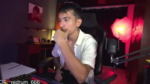 Red online show from March 3, 9:01 pm