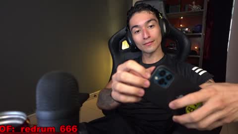 Red online show from January 8, 7:03 pm