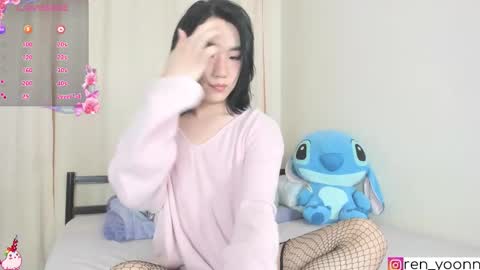 Snapshot of ren_yoonn chatting on February 10, 4:36 pm Ren online show from February 10, 4:36 pm