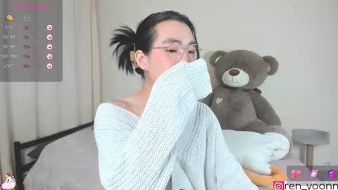 Snapshot of ren_yoonn chatting on October 12, 2:38 am Ren online show from October 12, 2:38 am