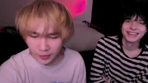 rennuts online show from February 8, 4:55 pm