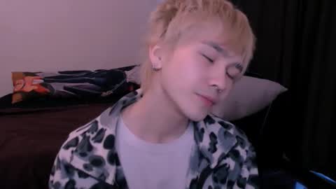 rennuts online show from March 15, 8:22 am