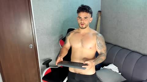 ricardogonzalez666 online show from September 26, 1:03 am