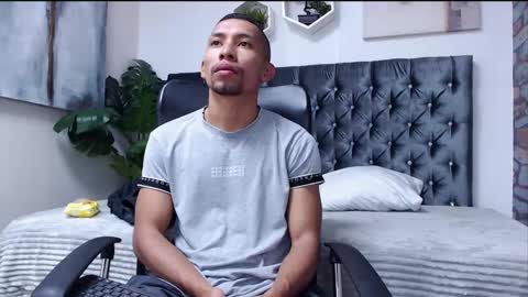 richar_voller online show from December 19, 11:18 am