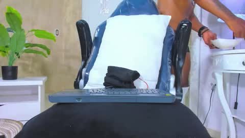 RicoBrowm online show from November 15, 6:26 am