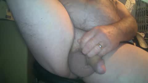 rlevey33 online show from September 15, 3:13 pm