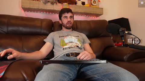 Ryan aka KeylimeRy online show from December 18, 7:58 am