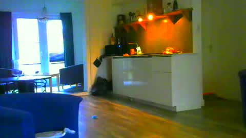 Snapshot of rober10000 chatting on October 28, 8:06 am rober10000 online show from October 28, 8:06 am