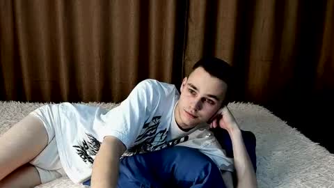 robert10211 online show from February 6, 4:26 pm