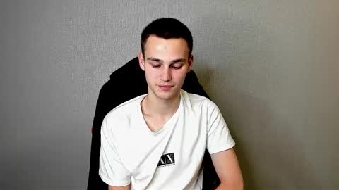 robert10211 online show from November 22, 5:29 am