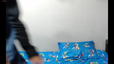 robert_kingg online show from February 17, 11:31 am