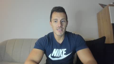 Snapshot of roberto4ever chatting on January 4, 2:35 pm roberto4ever online show from January 4, 2:35 pm