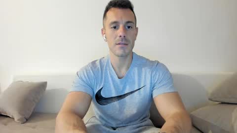 roberto4ever online show from May 21, 12:42 pm