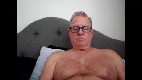 robo0000 online show from November 11, 8:58 pm