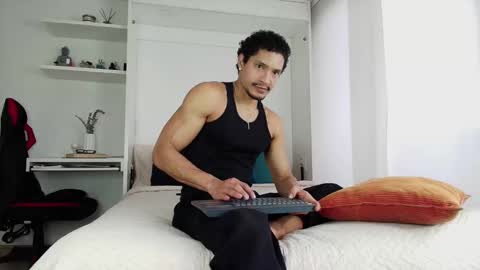 roby_millerr online show from October 25, 10:22 pm