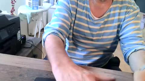 rolandloser1000 online show from December 17, 9:07 am