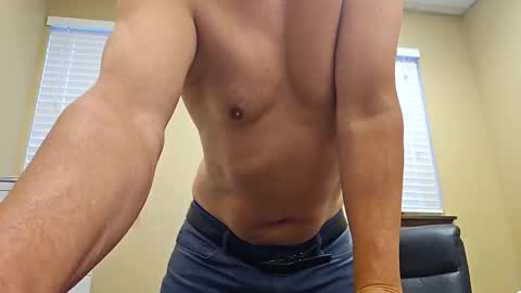 Snapshot of romanteeks chatting on February 11, 12:28 am romanteeks online show from February 11, 12:28 am