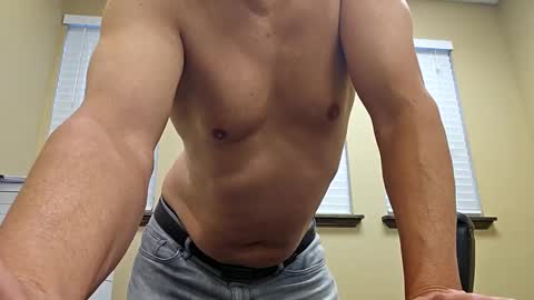 Snapshot of romanteeks chatting on February 13, 11:37 pm romanteeks online show from February 13, 11:37 pm