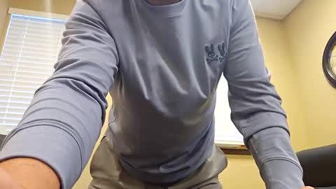 Snapshot of romanteeks chatting on January 22, 6:52 pm romanteeks online show from January 22, 6:52 pm