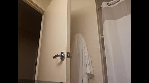 Snapshot of romanteeks chatting on October 12, 1:38 pm romanteeks online show from October 12, 1:38 pm