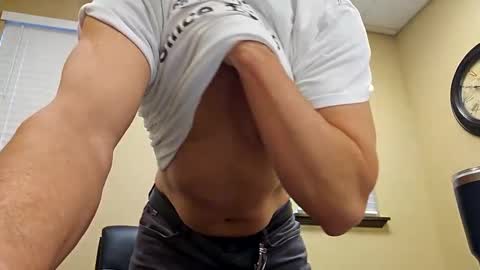 Snapshot of romanteeks chatting on December 17, 11:49 pm romanteeks online show from December 17, 11:49 pm