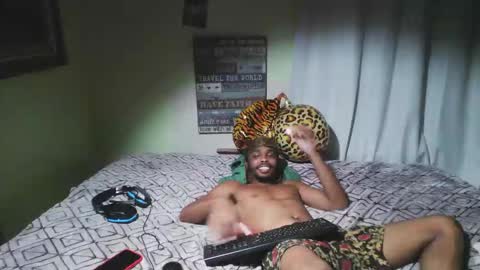 Snapshot of romeotyn chatting on October 2, 2:26 am romeotyn online show from October 2, 2:26 am