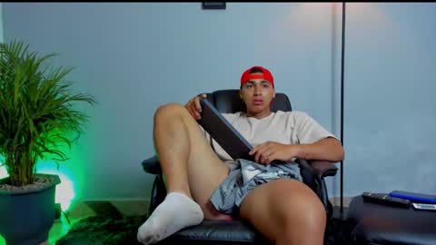 RonnieCanford online show from February 20, 6:26 am