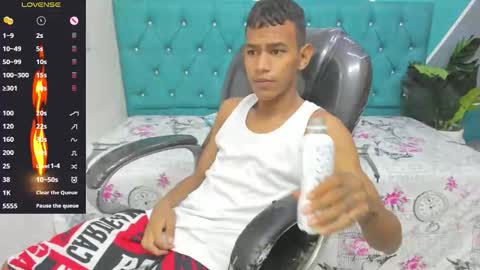 Snapshot of rory_castro chatting on October 19, 10:46 pm RORY CASTRO online show from October 19, 10:46 pm
