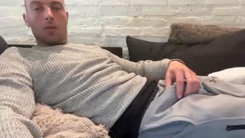 rotteei1 online show from April 11, 10:08 am