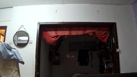 Snapshot of round1fiight chatting on October 12, 5:07 pm round1fiight online show from October 12, 5:07 pm