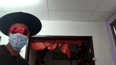 Snapshot of round1fiight chatting on October 14, 4:41 am round1fiight online show from October 14, 4:41 am