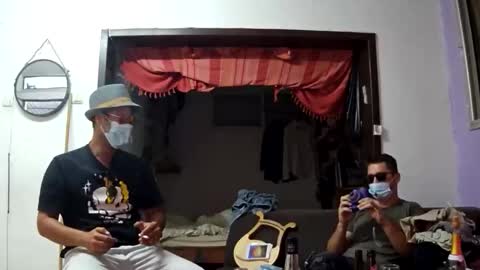 Snapshot of round1fiight chatting on October 21, 7:39 pm round1fiight online show from October 21, 7:39 pm