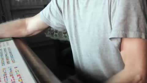 routi97 online show from March 3, 5:42 pm