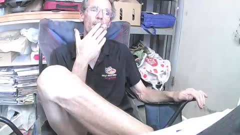 Snapshot of rover_ chatting on February 12, 2:03 am rover_ online show from February 12, 2:03 am