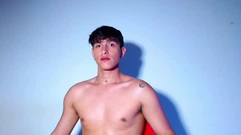 rowanboy23 online show from May 22, 6:18 am