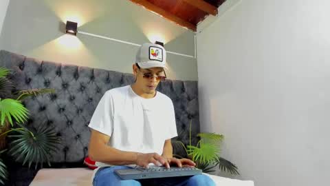 ROY online show from October 15, 9:11 pm