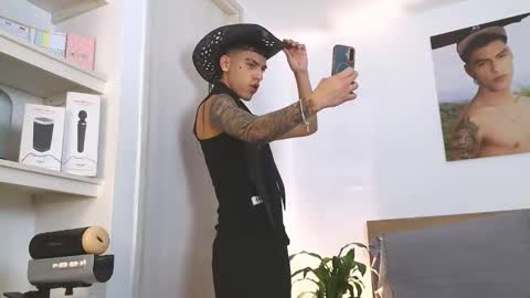  R U S S E L L  online show from March 6, 4:31 am