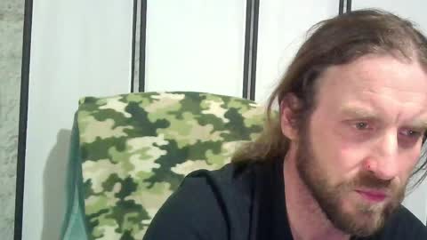 rwb1982 online show from April 19, 8:11 pm