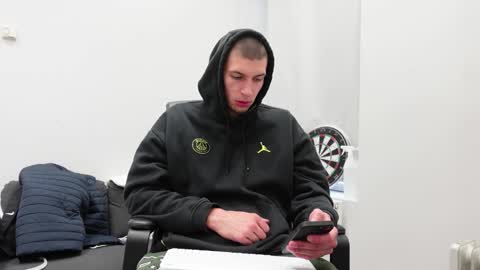 RYAN DOZER online show from October 4, 5:56 am