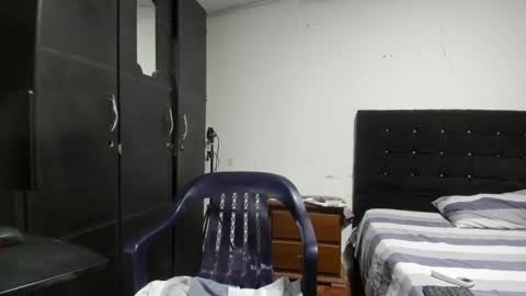 ryan_xc1 online show from March 2, 7:15 am