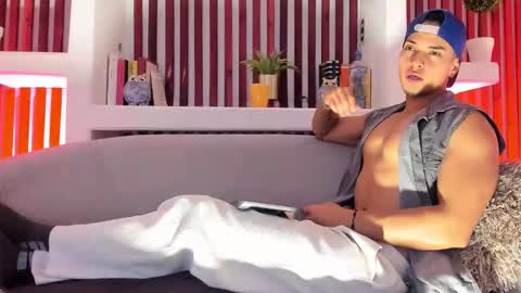 Ryan online show from October 6, 3:44 am